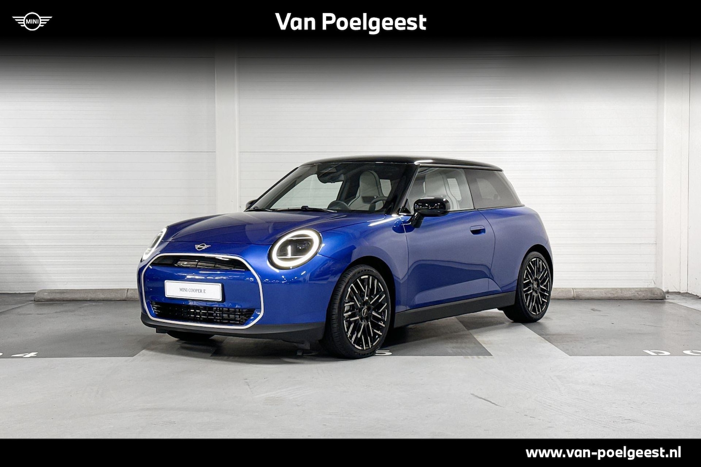 MINI Cooper - E | Favoured Uitvoeruing | Pakket M | 18" Night Flash Spoke - AutoWereld.nl