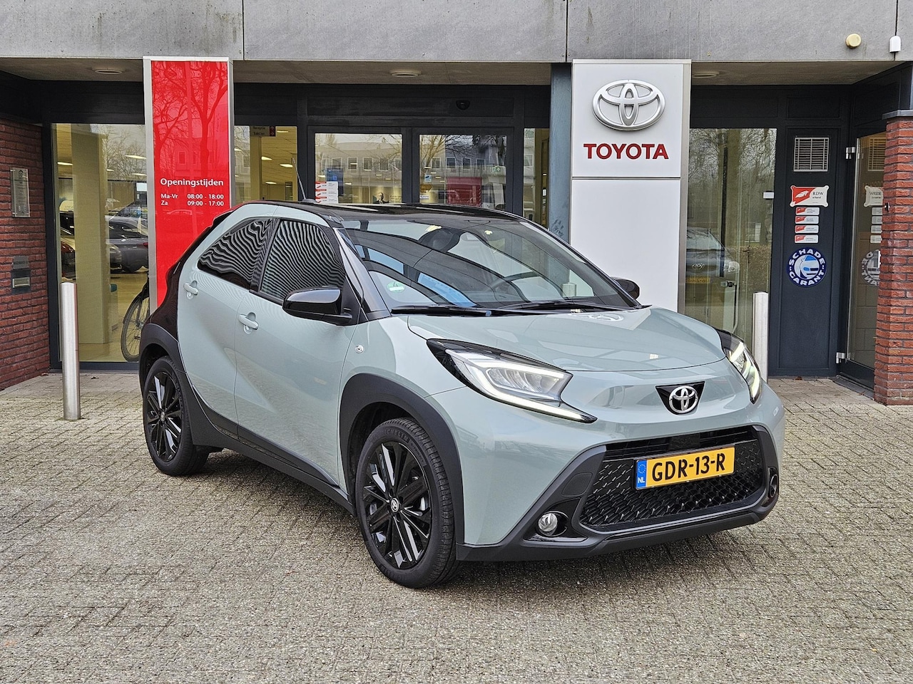 Toyota Aygo X - PULSE AUTOMAAT APPLE/ANDROID CAMERA CLIMA 17"LMV PRIVACY-GLASS LED DAB+ NL-AUTO - AutoWereld.nl