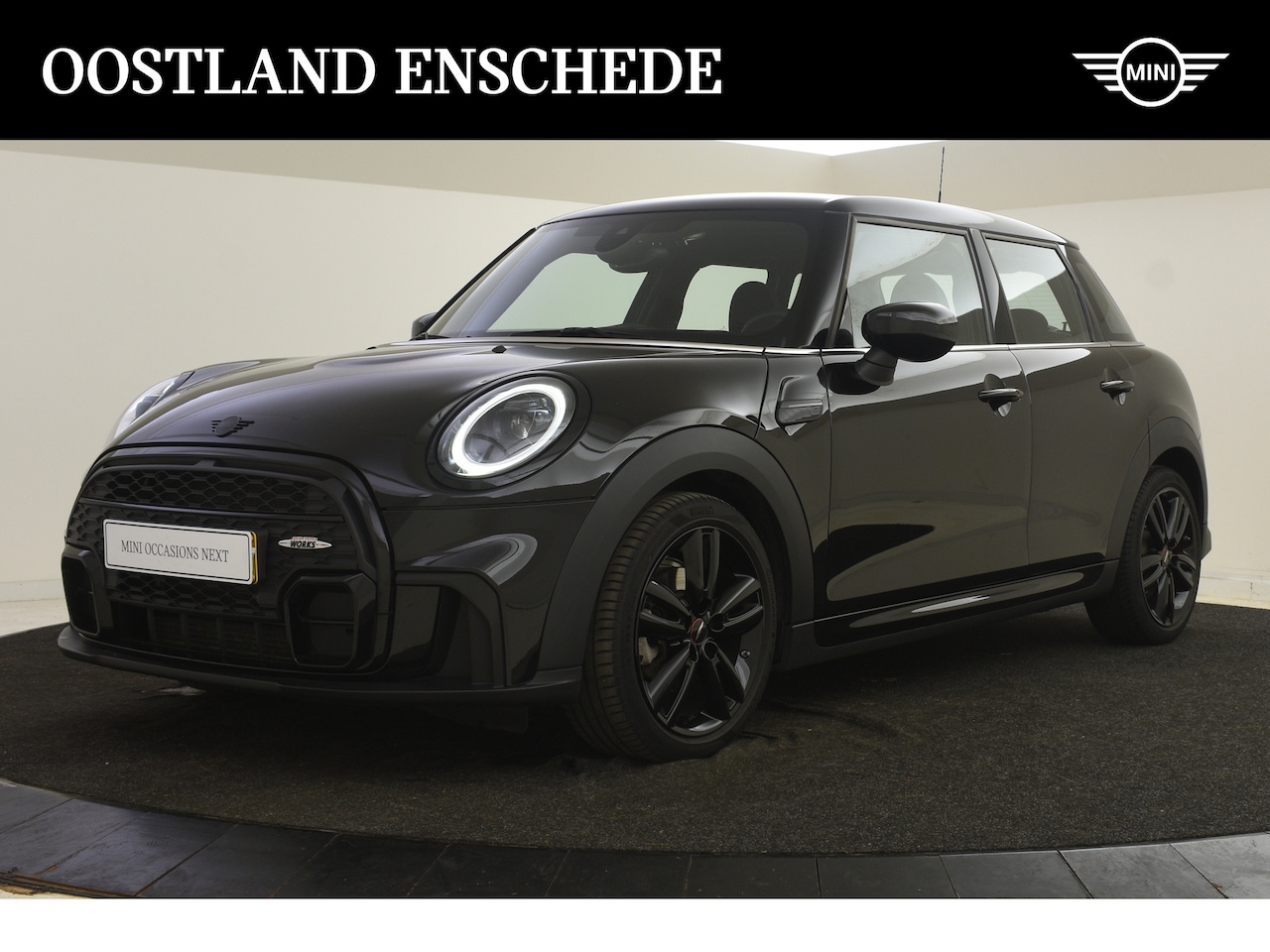 MINI John Cooper Works - Hatchback JCW Automaat / Sportstoelen / Stoelverwarming / Achteruitrijcamera / LED / Adapt - AutoWereld.nl