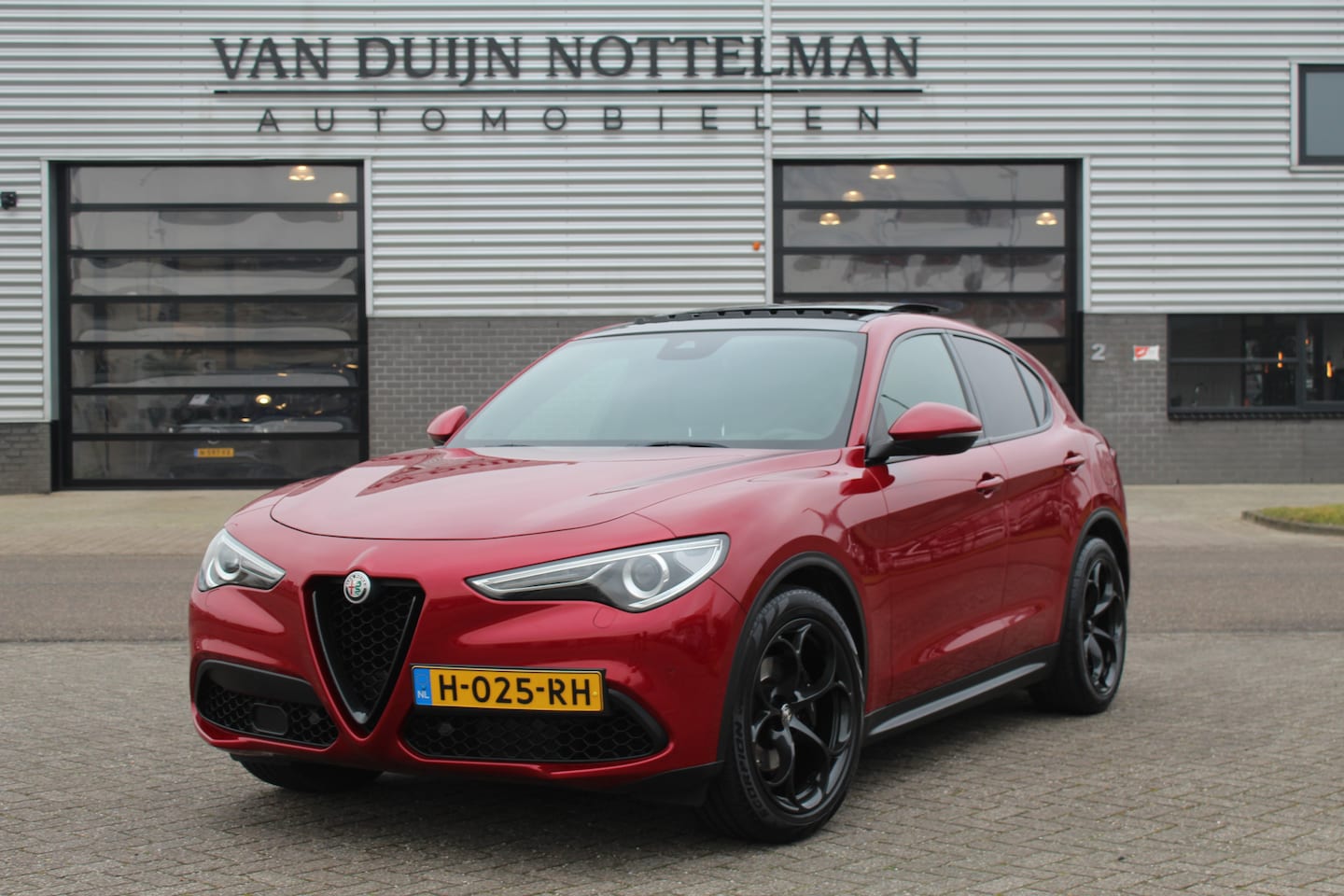 Alfa Romeo Stelvio - 2.0 T AWD Special Edition / Panoramadak / Keyless / 20" - AutoWereld.nl