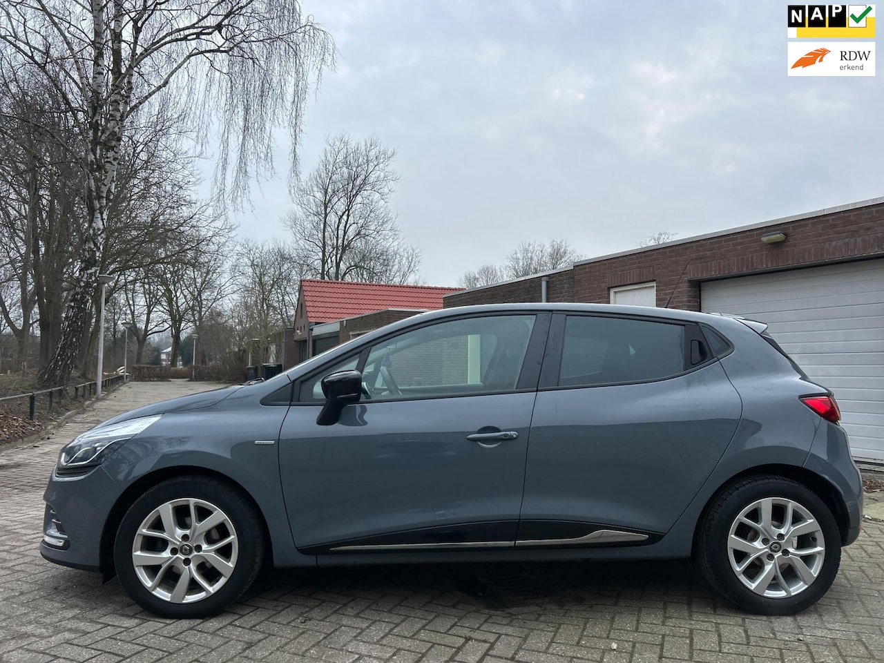 Renault Clio - 0.9 TCe Limited airco 2019 navigatie velgen stoelverwarming cruisecontrol bluetooth - AutoWereld.nl