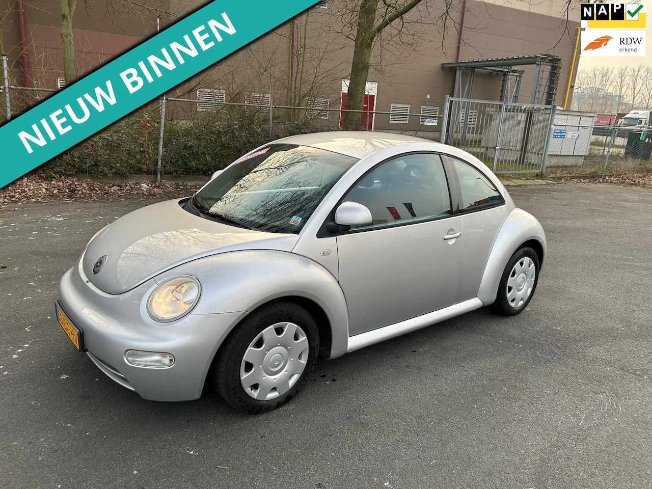 Volkswagen New Beetle - 2.0 Highline LEUKE AUTO RIJDT EN SCHAKELT GOED - AutoWereld.nl