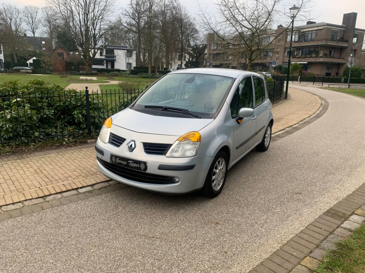 Renault Modus - 1.4-16V Privilège Luxe 1.4-16V Privilège Luxe (hoge instap/fietsenrek) - AutoWereld.nl