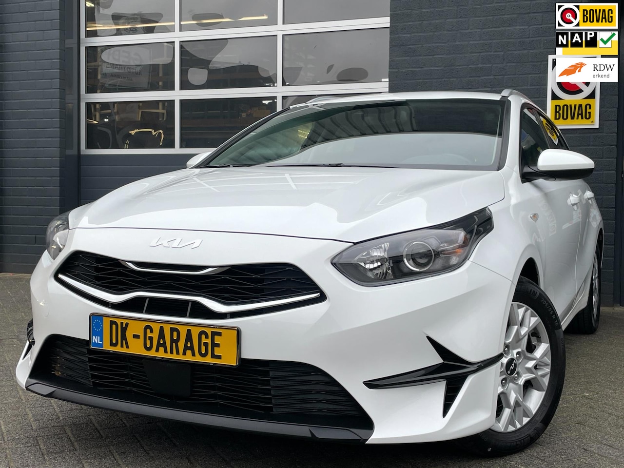 Kia Cee'd Sportswagon - Ceed 1.0 T-GDi DynamicLine|CARPLAY|STOEL-,STUURVERW|CAMERA|CRUISE|CLIMATE - AutoWereld.nl