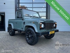 Land Rover Defender 90 - Puma 2.4 TDCi soft top / pick-up