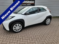 Toyota Aygo X - 1.0 VVT-i MT Play met 13.287 km | Airco | Cruise control | Camera | RIJKLAARPRIJS INCL 12