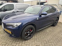 Alfa Romeo Stelvio - 2.2d AWD Super Q4 CLIMATE CONTROL I NAVI I LMV I CAMERA I STOEL & STUUR VERWARMING I ZWART