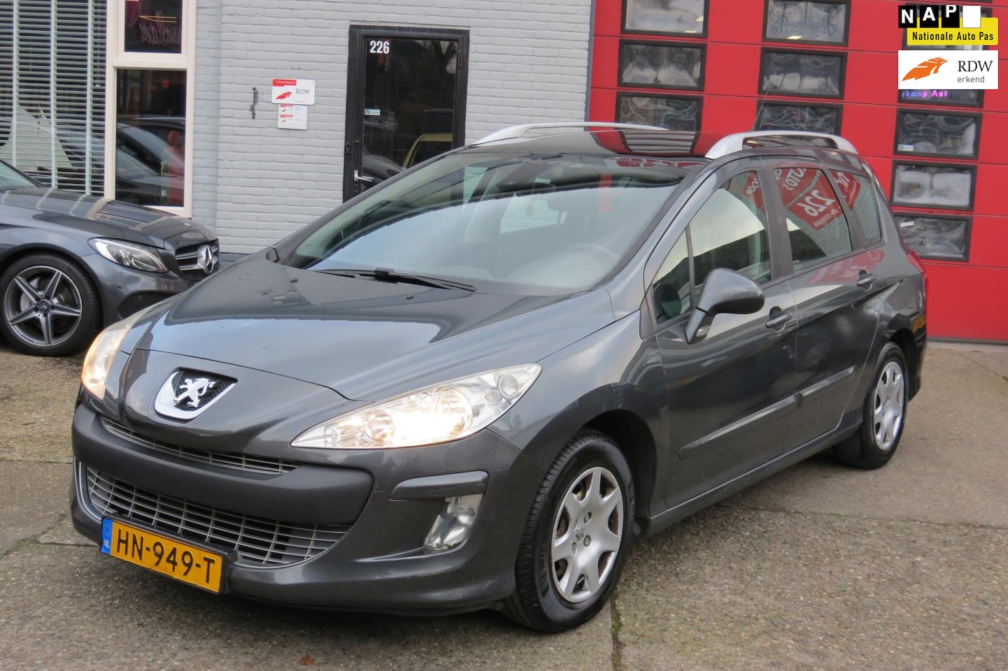 Peugeot 308 SW - 1.6 HDiF XS 1.6 HDiF XS, PANO,CLIMA, PDC - AutoWereld.nl