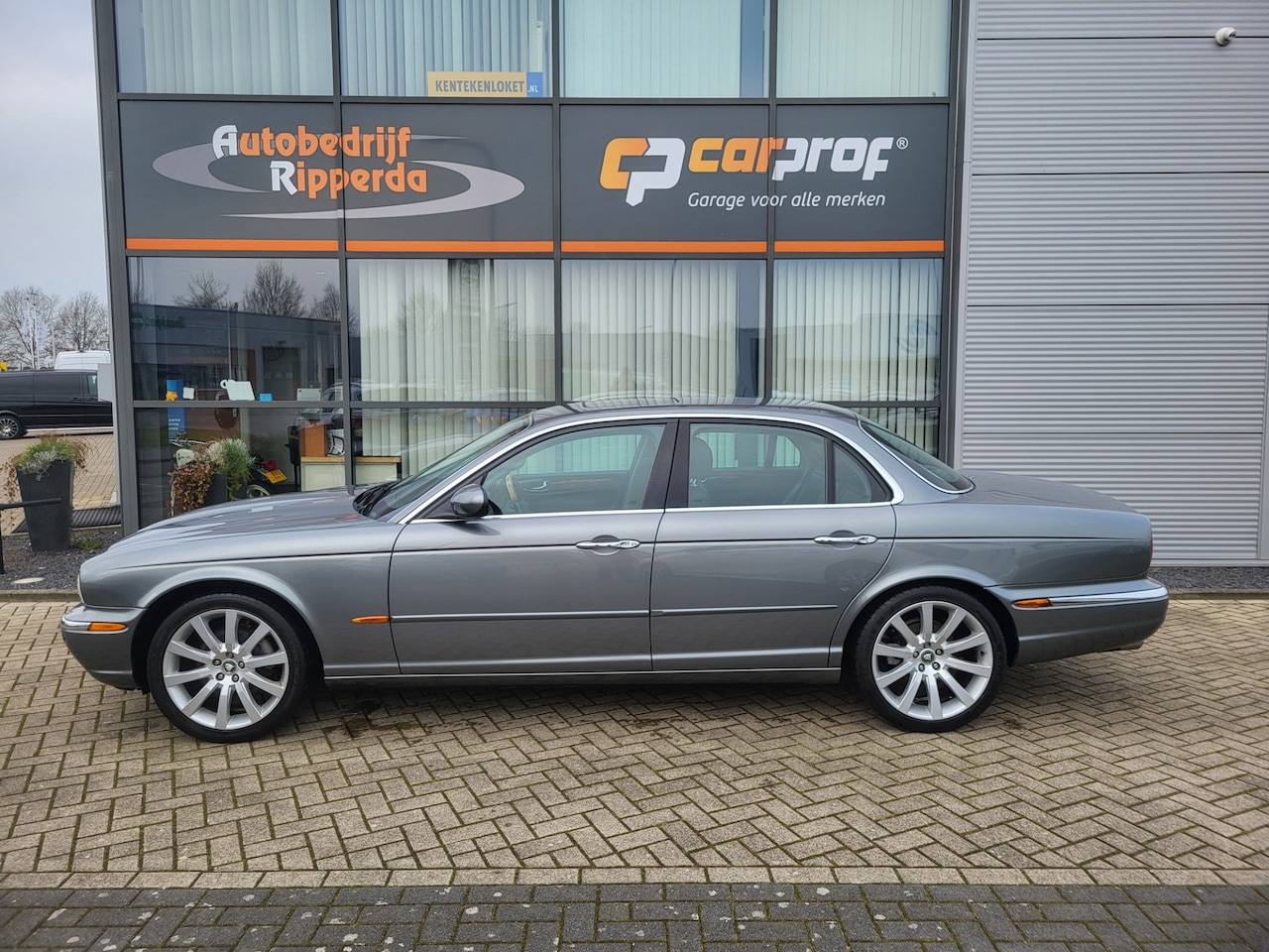 Jaguar XJ - 4.2 V8 Executive 4.2 V8 Executive - AutoWereld.nl