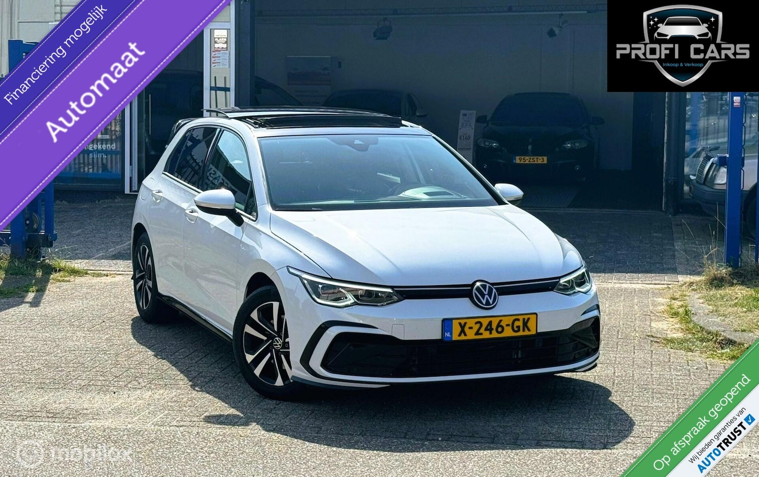 Volkswagen Golf - 1.5 eTSI R-Line Sfeerlicht Head-up Pano Navi - AutoWereld.nl