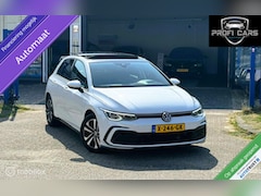 Volkswagen Golf - 1.5 eTSI R-Line Sfeerlicht Head-up Pano Navi