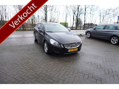 Volvo V60 - 1.6 T3 TREKHAAK LEER STOELVERWARMING NAVI