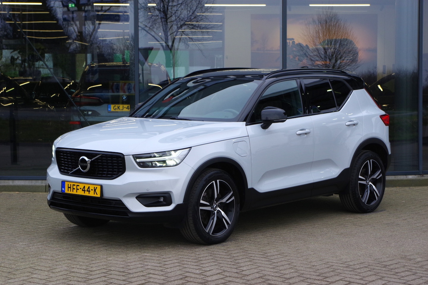 Volvo XC40 - 1.5 T4 211 PK Recharge R-Design PHEV, Camera, Stoel- en Stuurverwarming, Apple-Carplay - AutoWereld.nl