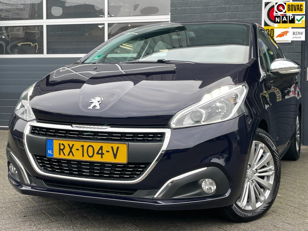 Peugeot 208 - 1.2 PureTech Blue Lease Executive |CARPLAY|CLIMA|CRUISE|NAVI|LMV| - AutoWereld.nl