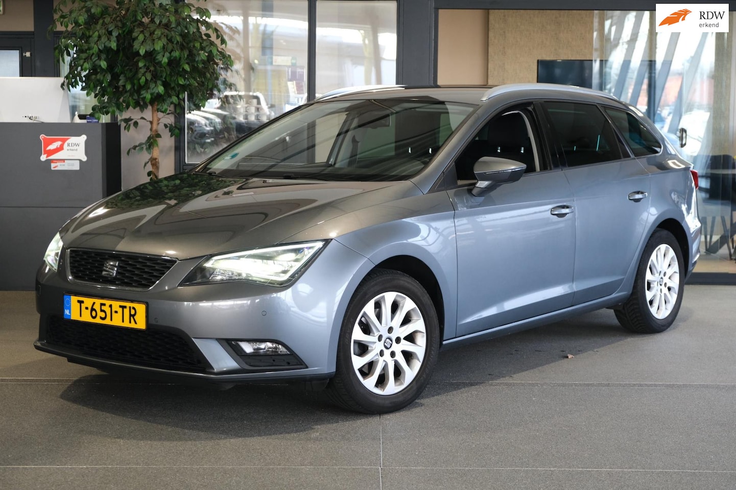 Seat Leon ST - 1.4 TSI Business Navi Trekhaak Pdc Cruise Led - AutoWereld.nl