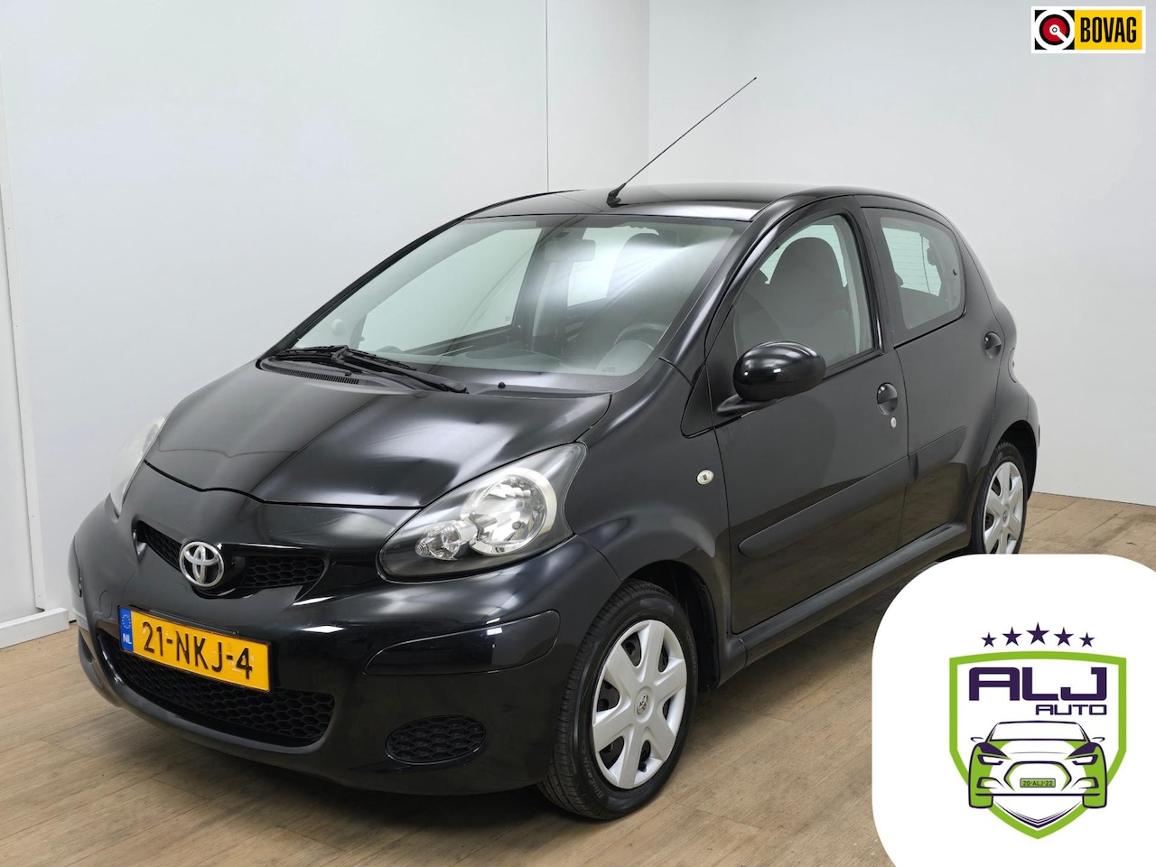 Toyota Aygo - Occasion 1.0-12V Comfort met airco en 104000km | Tweedehands Toyota Aygo in zwart | Dealer - AutoWereld.nl