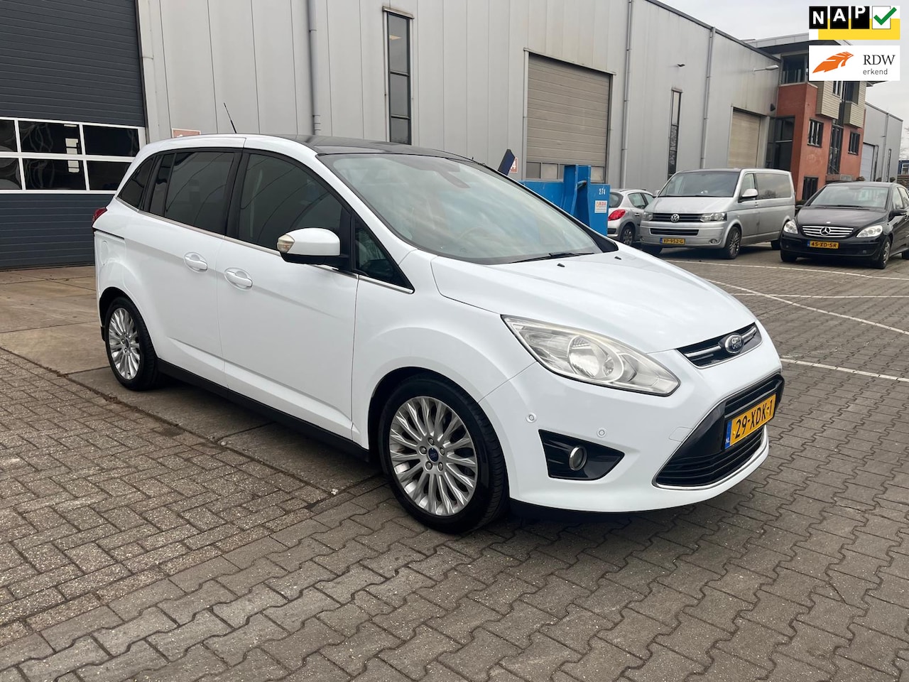 Ford Grand C-Max - 1.6 TDCi Lease Titanium 7p. 1.6 TDCi Lease Titanium 7persoon - AutoWereld.nl