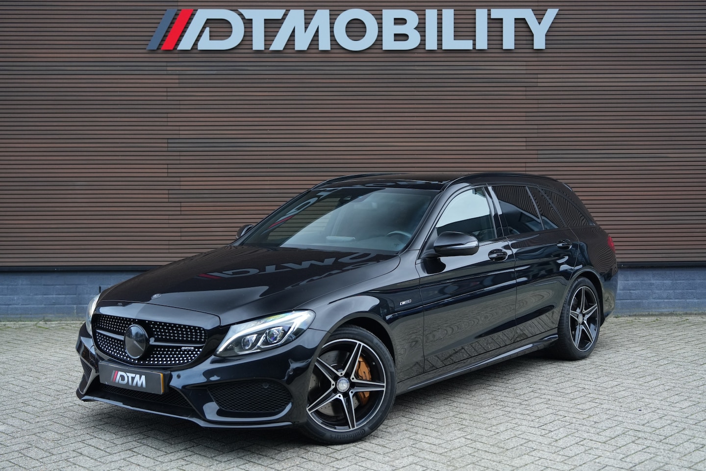 Mercedes-Benz C-klasse Estate - 450 AMG 4MATIC | Pano | Burmester | ACC | Camera | - AutoWereld.nl