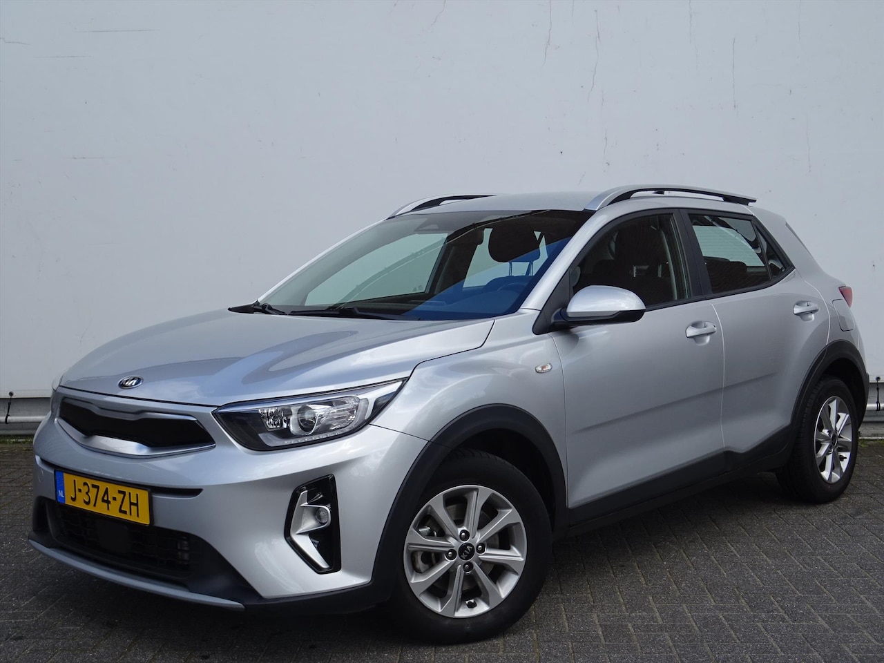 Kia Stonic - 1.0 T-GDi 100pk DynamicLine NAVI PACK - AutoWereld.nl