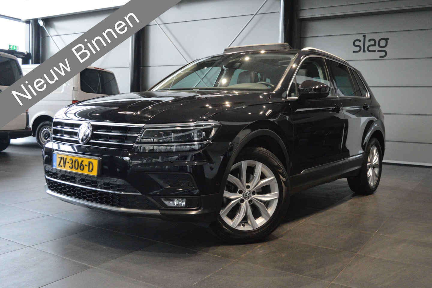 Volkswagen Tiguan - 1.5 TSI ACT Highline navi pano leer camera 18 inch 150 pk !! - AutoWereld.nl