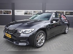 BMW 3-serie Touring - 330e Aut/Navi/CC/Airco/Park.sensoren