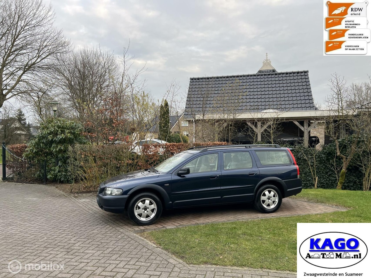 Volvo XC70 - 2.5 T Comfort Line 2.5 T Comfort Line - AutoWereld.nl