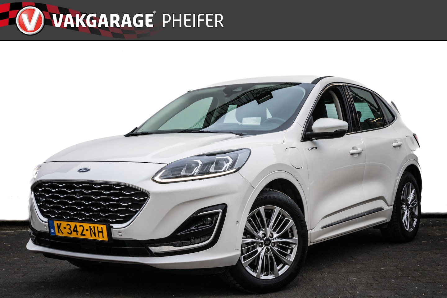 Ford Kuga - 2.5 PHEV 225pk Aut. Vignale Leer/ Stuur-stoelverwarming/ Camera/ Head up/ Carplay/ Navigat - AutoWereld.nl