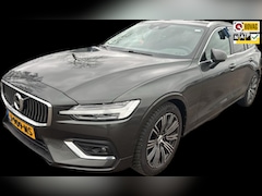 Volvo V60 - 2.0 B3 Inscription Panoramakdak / 18'' Velgen / Harman Kardon