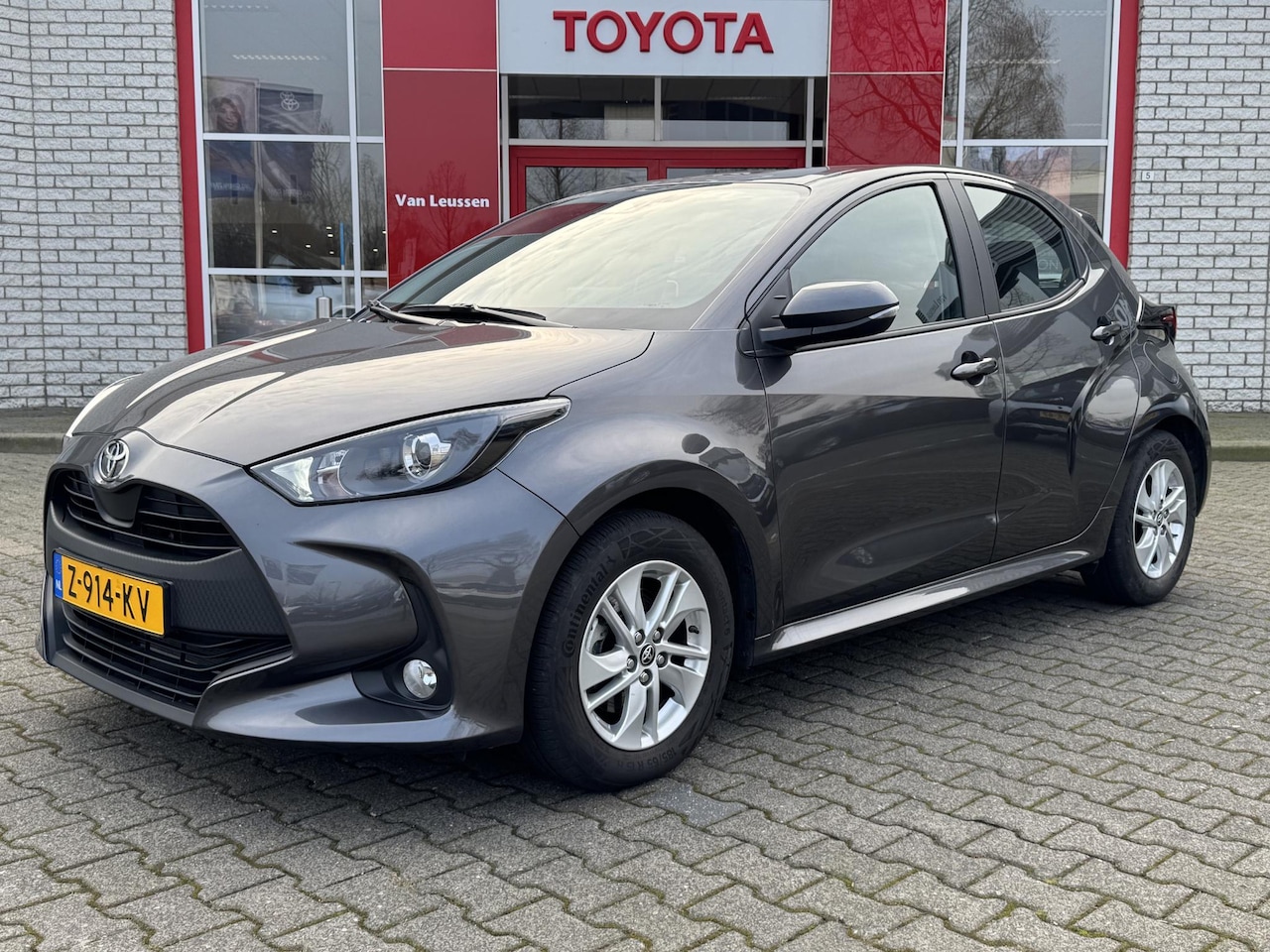 Toyota Yaris - HYBRID 115 ACTIVE APPLE/ANDROID CLIMA AD-CRUISE CAMERA 15 LM-VELGEN NL-AUTO - AutoWereld.nl