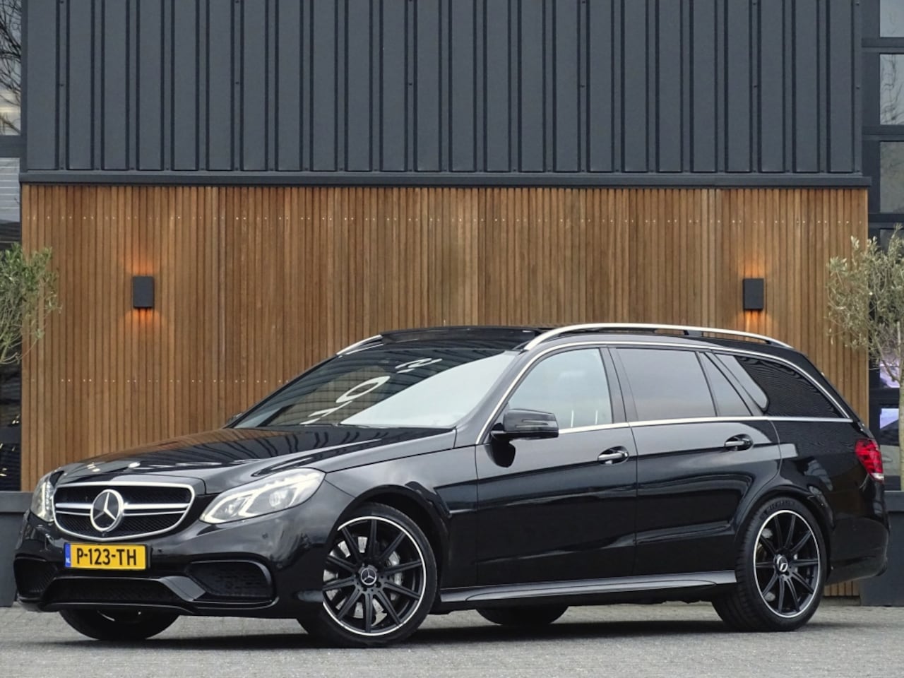 Mercedes-Benz E-klasse Estate - Mercedes-amg AMG 63 558PK / 4MATIC / B&O / Alcantara / 360* / LED - AutoWereld.nl