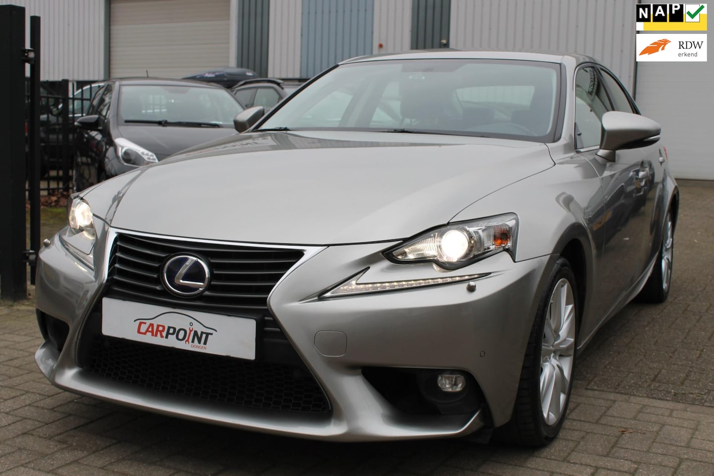 Lexus IS - 300h Business Line Pro Navi Clima Cruise 1e Eigenaar! - AutoWereld.nl