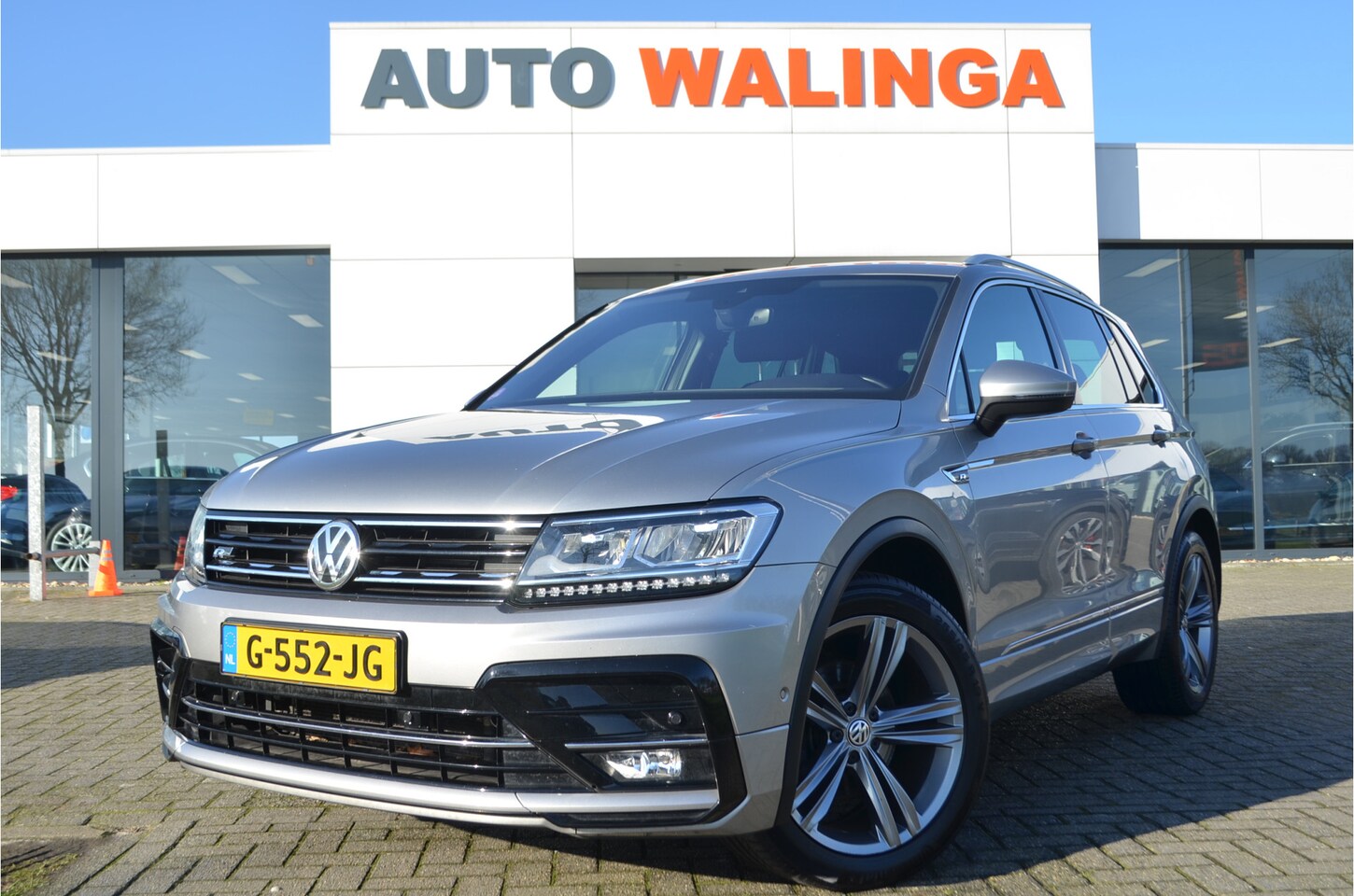 Volkswagen Tiguan - 1.5 TSI ACT Highline Business R-Line Keyless | a.Camera | Stoelverwarming | Carplay | DAB - AutoWereld.nl