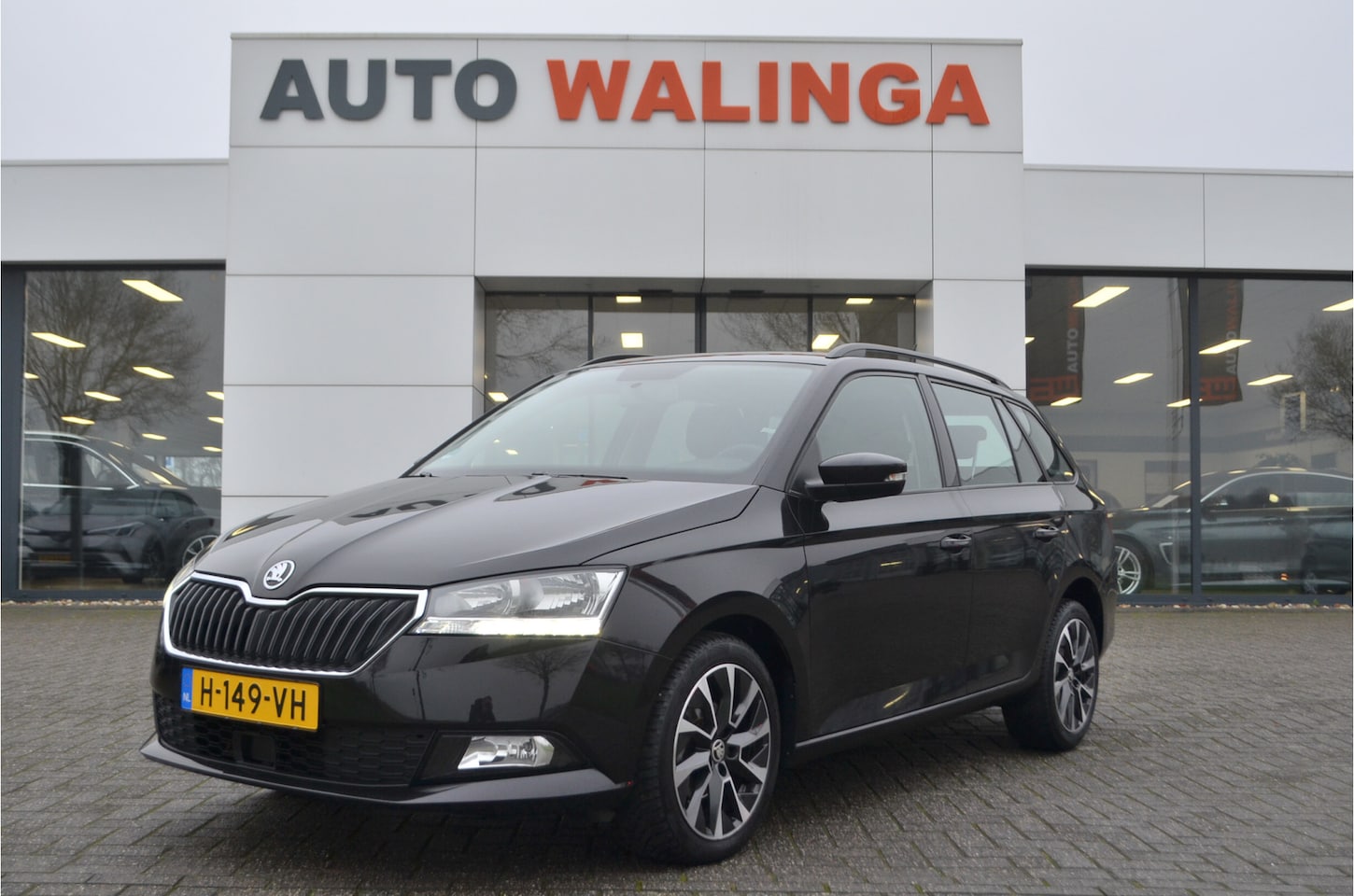 Skoda Fabia Combi - 1.0 TSI Business Edition Carplay Airco Cruise Trekhaak Lmv Front assist Navigatie - AutoWereld.nl