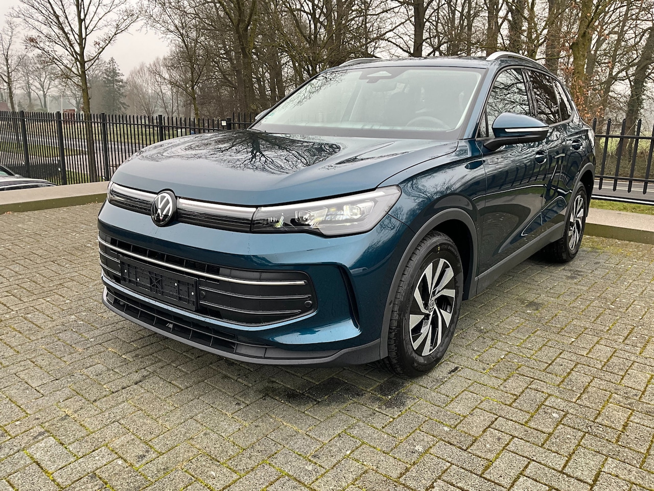 Volkswagen Tiguan - 1.5 eTSi Life Edition Pano - AutoWereld.nl