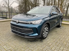 Volkswagen Tiguan - 1.5 eTSi Life Edition Pano