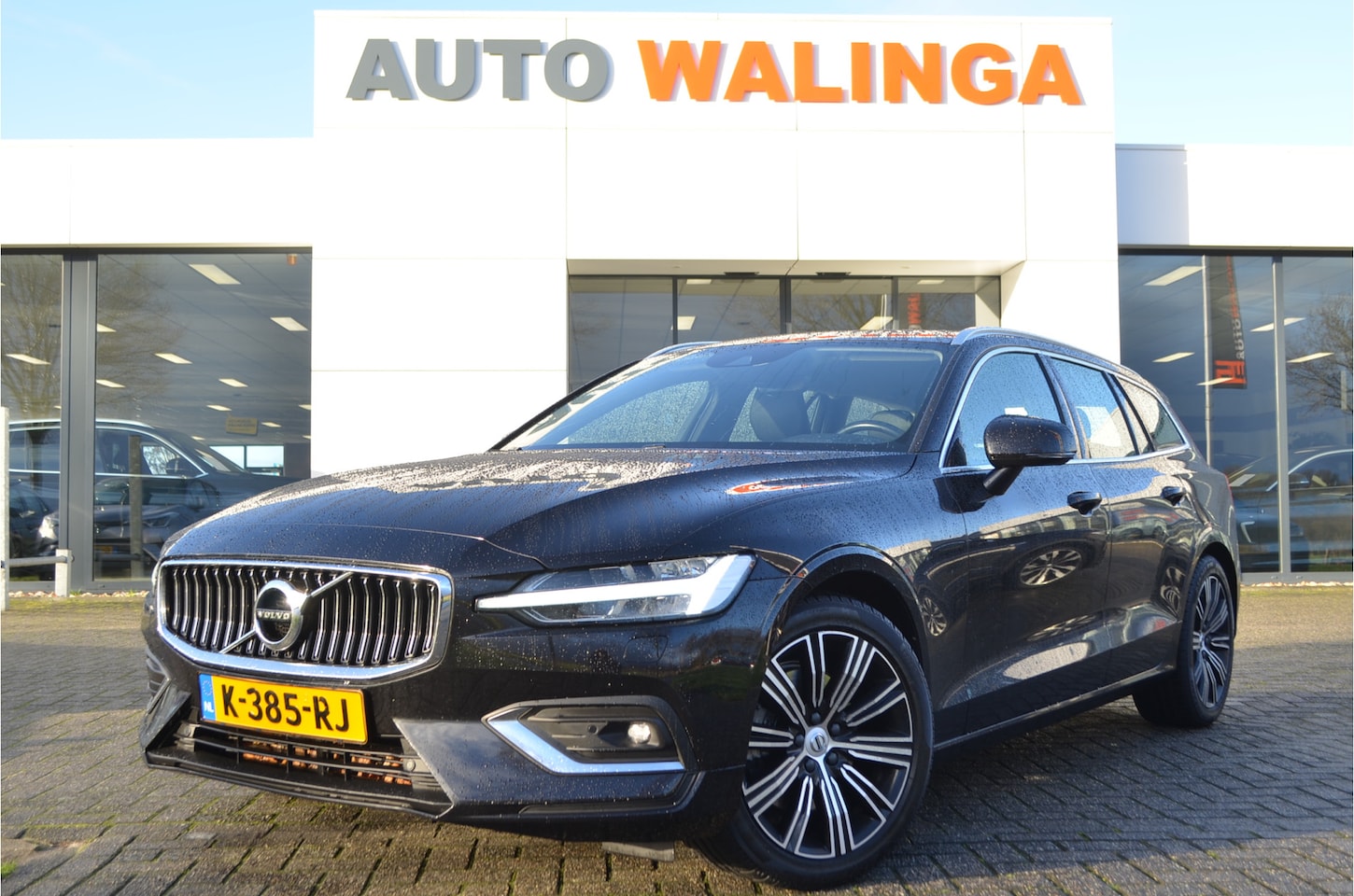 Volvo V60 - 2.0 B4 Inscription Pilot Assist | Memory stoel | Trekhaak elektr | Stuur + stoelverwarming - AutoWereld.nl