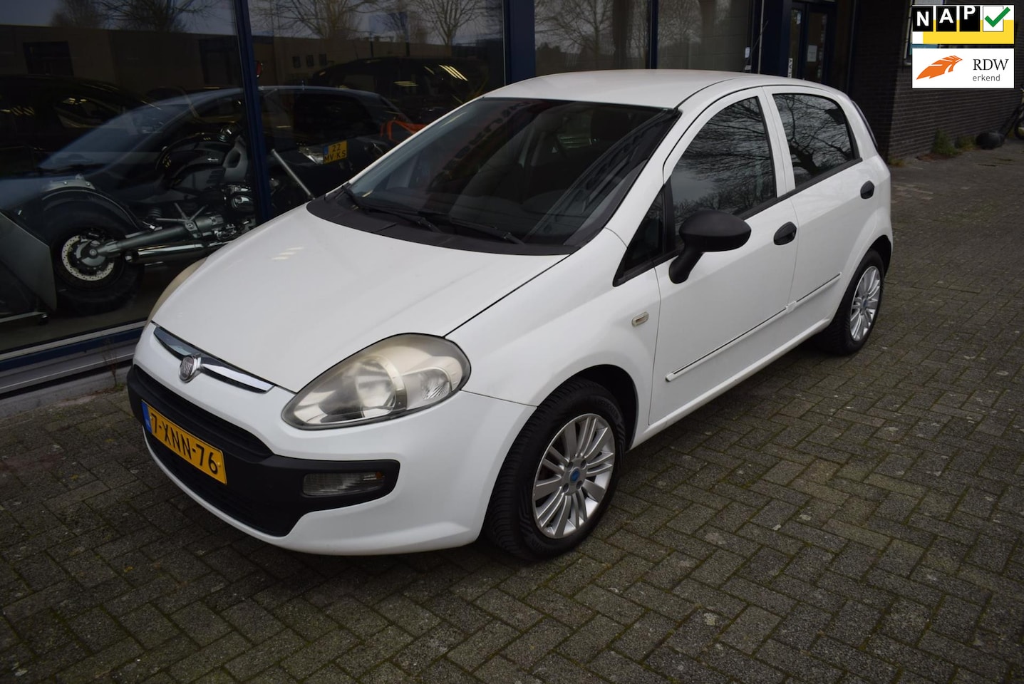 Fiat Punto Evo - 1.4 Dynamic 5 deurs airco - AutoWereld.nl