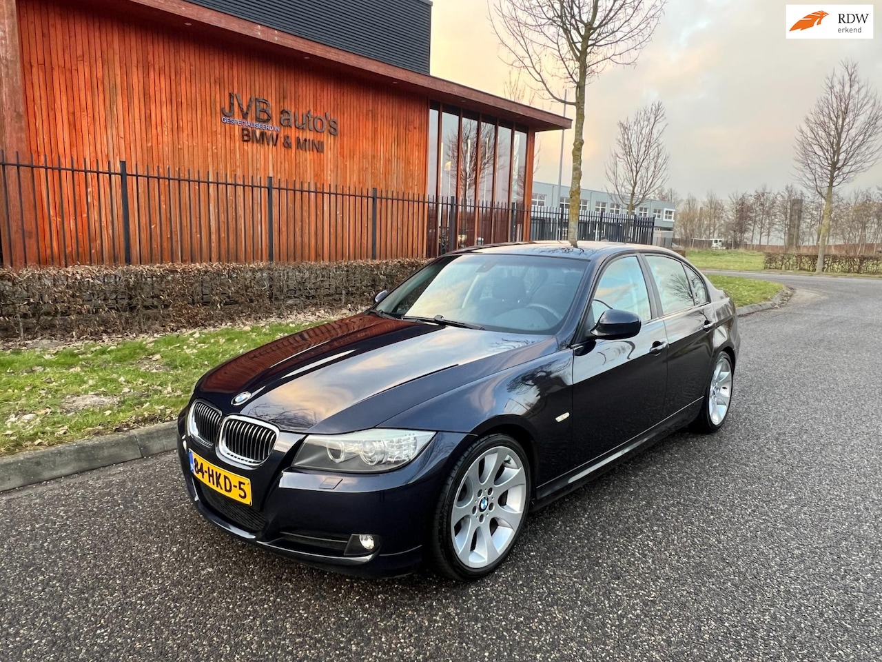 BMW 3-serie - 318i aut. Business Line, navigatie, youngtimer - AutoWereld.nl