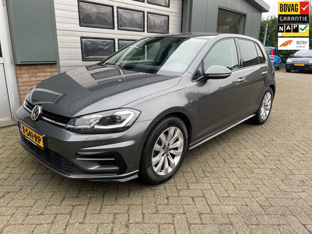 Volkswagen Golf - 1.5 TSI Highline Business R 1.5 TSI Highline Business R, Automaat. - AutoWereld.nl