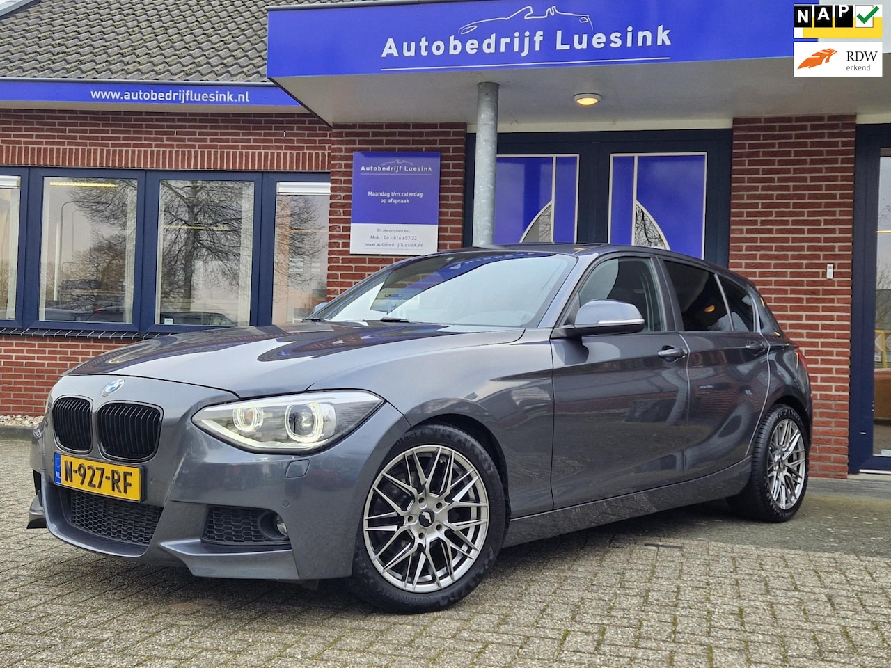 BMW 1-serie - 116i Business+ Sportline Adaptief M-Chassis Panorama-dak lederen Sportstoelen PDC BMW Conn - AutoWereld.nl