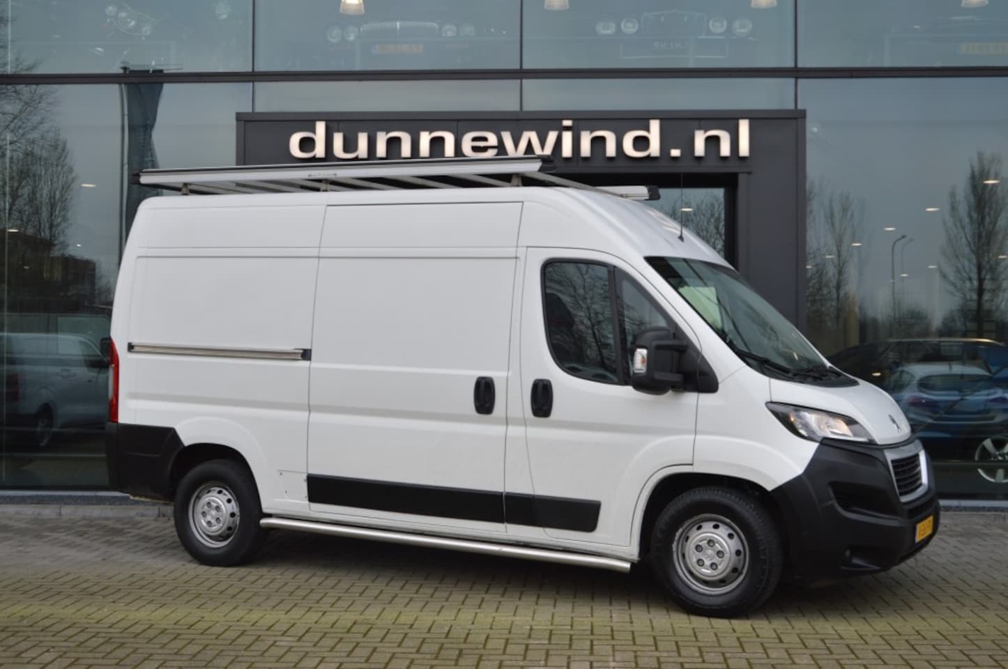 Peugeot Boxer - 435 2.0 HDI L2H2 CRUISE*TREKHAAK*IMPERIAL*SIDEBAR*NAVI - AutoWereld.nl