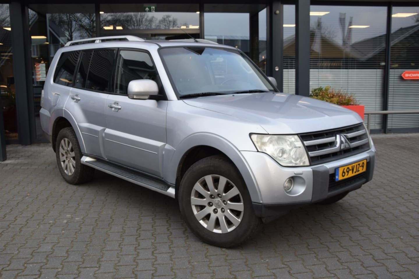 Mitsubishi Pajero - 3.2 DID 5DRS A/T VAN - AutoWereld.nl