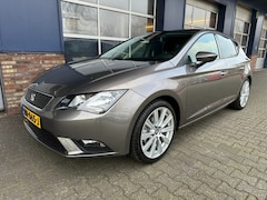 Seat Leon - 1.0 ECOTSI STYLE CON TREKHAAK. ALL. IN