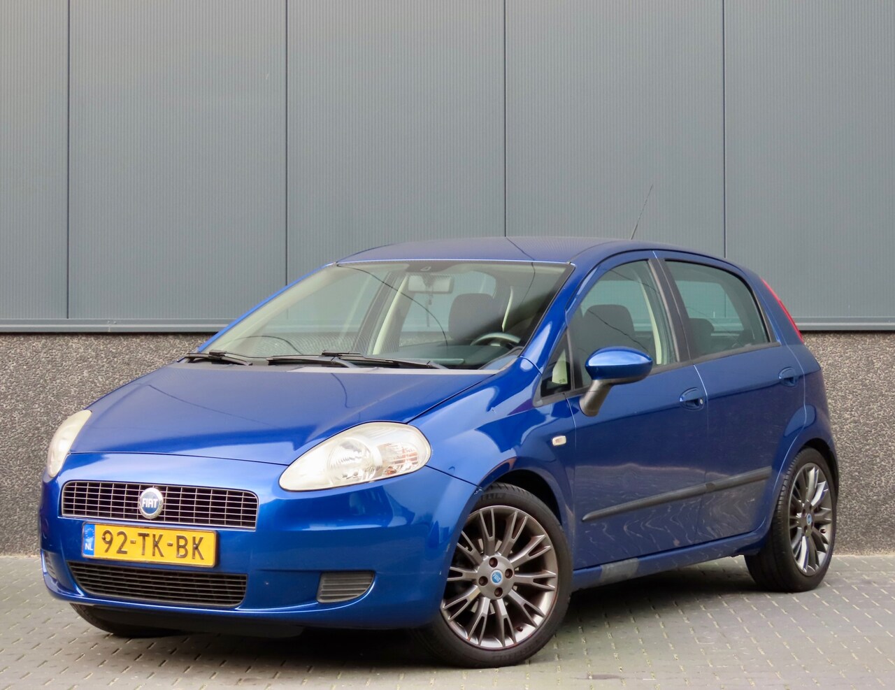 Fiat Grande Punto - 1.4 Dynamic Airco | 5-deurs | NAP - AutoWereld.nl