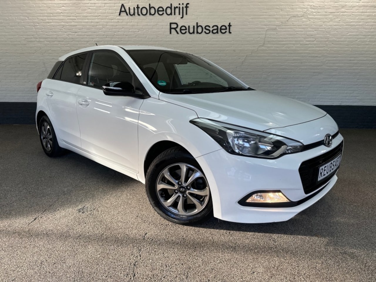 Hyundai i20 - 1.0 T-GDI 120PK Comfort Airco Stoelverw, Bluetooth Incl 12Mnd Ga - AutoWereld.nl