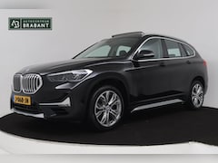 BMW X1 - SDrive20i High Executive (PANORAMADAK, PARKEERSENSOREN, TREKHAAK AFNEEMBAAR, CRUISE, NL-AU