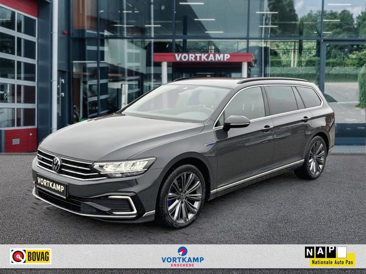 Volkswagen Passat Variant - 1.4 TSI DSG GTE 360-CAMERA/LEDER/NAVI/CARPLAY/ACC/STOELVERW - AutoWereld.nl