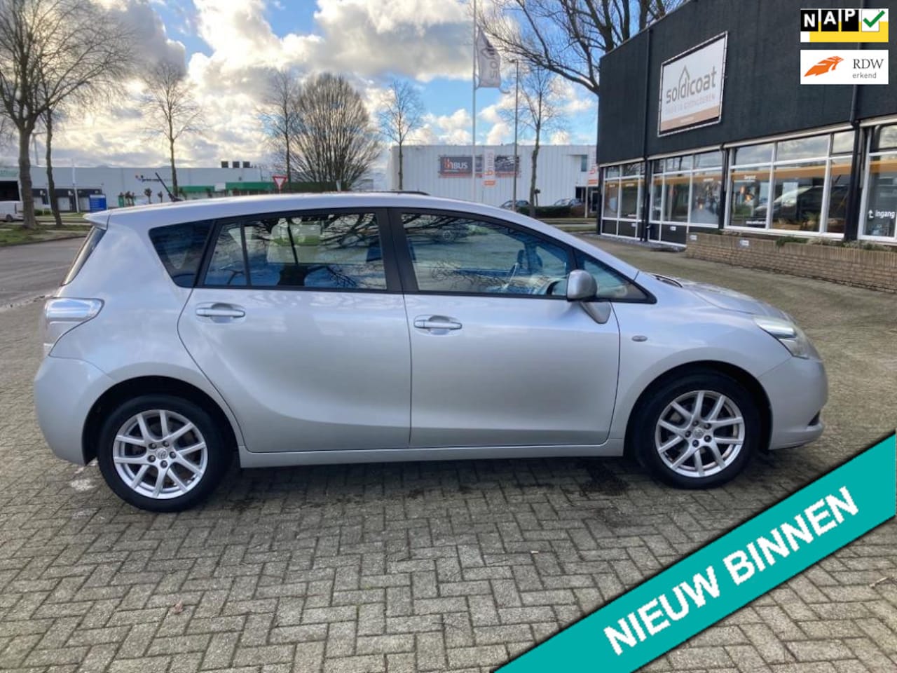 Toyota Verso - 1.6 VVT-i 132pk Clima Navi Panorama Trekhaak 1300kg Cruise - AutoWereld.nl