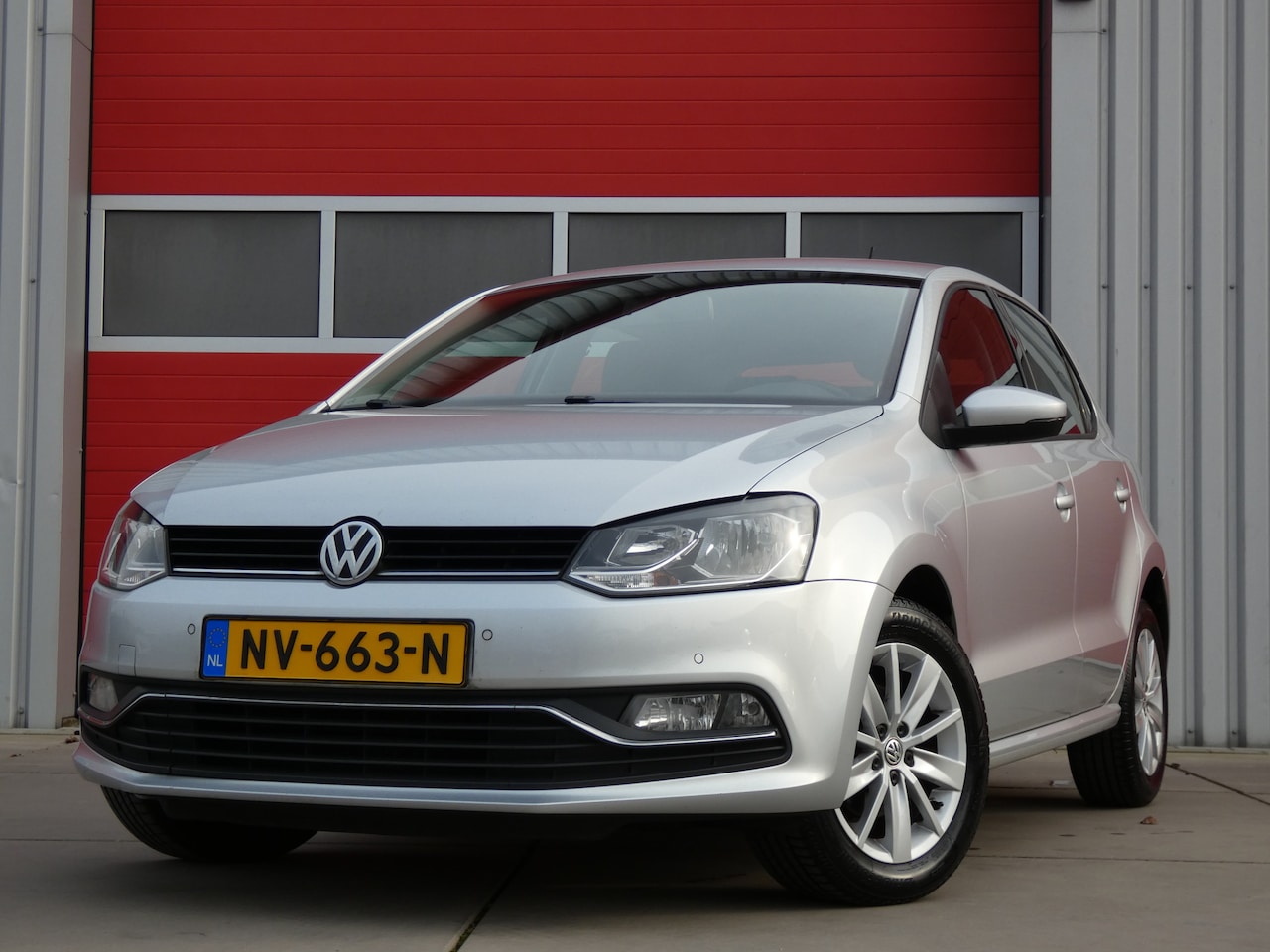 Volkswagen Polo - 1.2 TSI Comfortline/ navigatie/ zeer mooi! - AutoWereld.nl