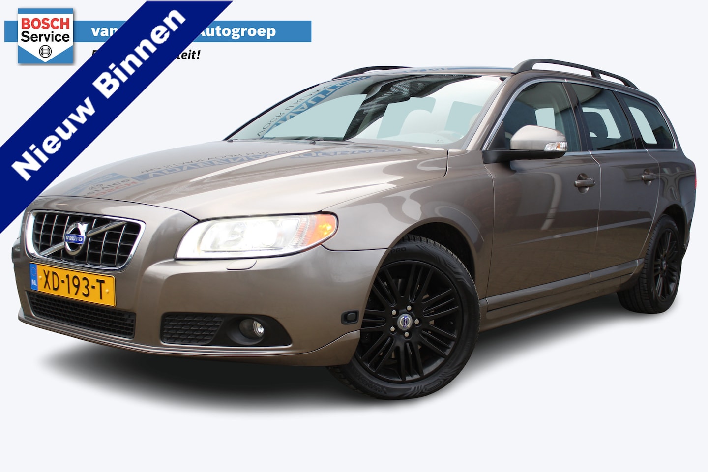 Volvo V70 - 2.5T Momentum 232PK | Youngtimer! | Stoelverwarming Voor & Achter | Trekhaak | Parkeersens - AutoWereld.nl